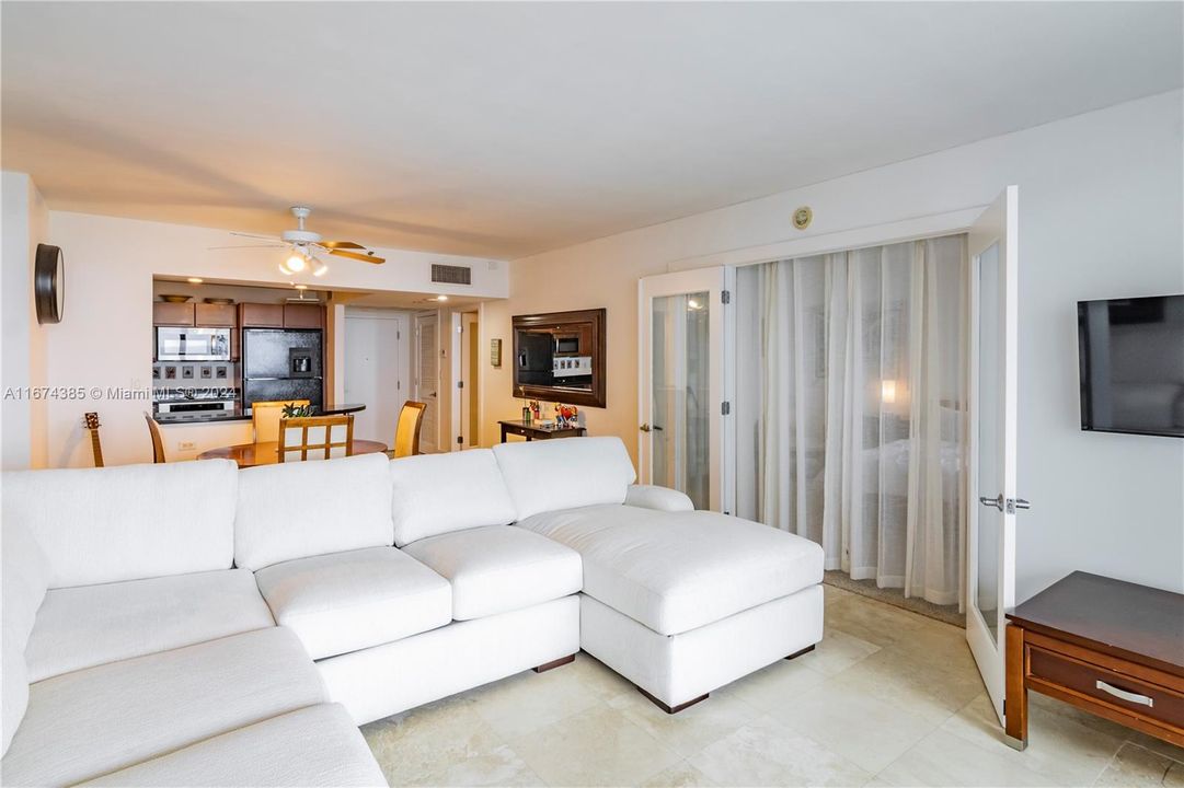 For Sale: $1,495,000 (1 beds, 1 baths, 850 Square Feet)