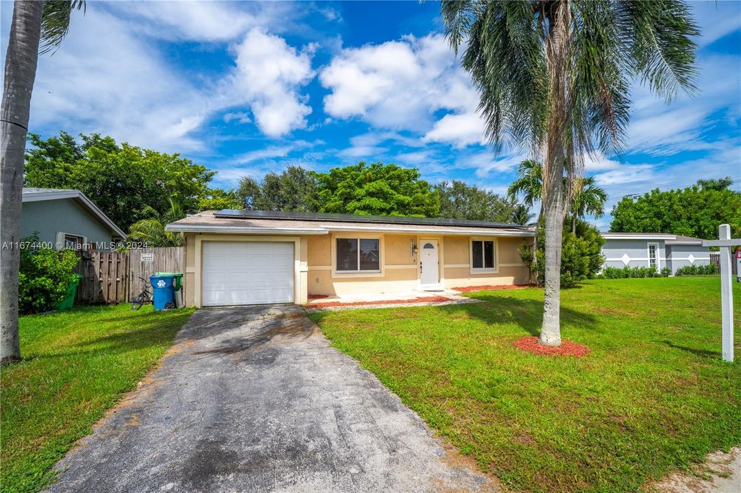 For Sale: $630,000 (4 beds, 2 baths, 1975 Square Feet)