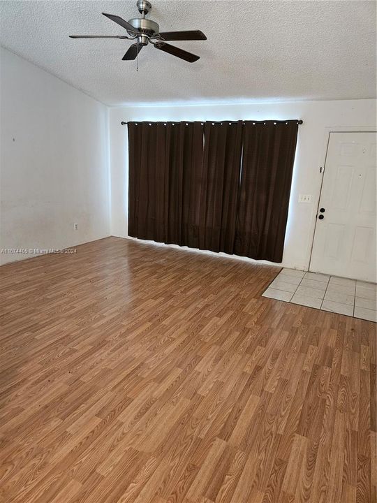 Activo con contrato: $280,000 (3 camas, 2 baños, 1520 Pies cuadrados)