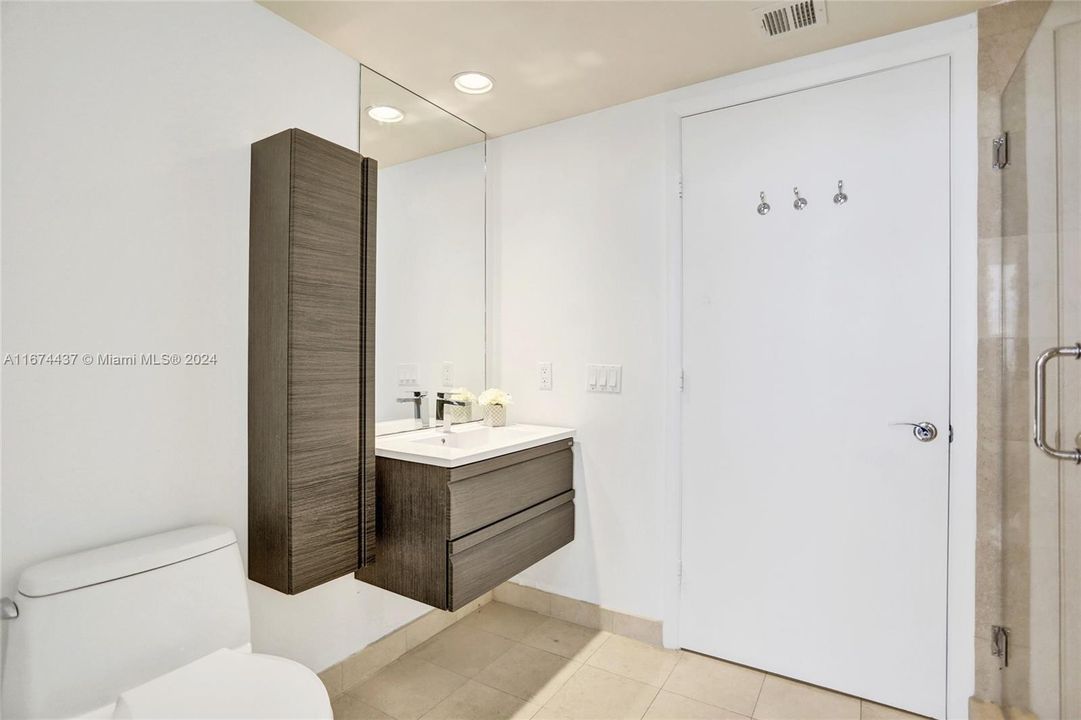 For Sale: $1,330,000 (2 beds, 2 baths, 1458 Square Feet)