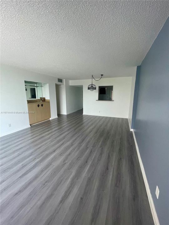 For Rent: $2,060 (2 beds, 2 baths, 1260 Square Feet)