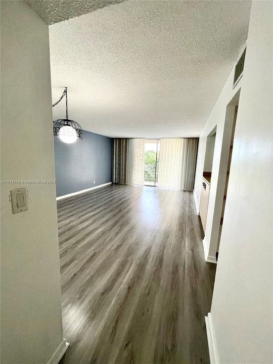 For Rent: $2,060 (2 beds, 2 baths, 1260 Square Feet)