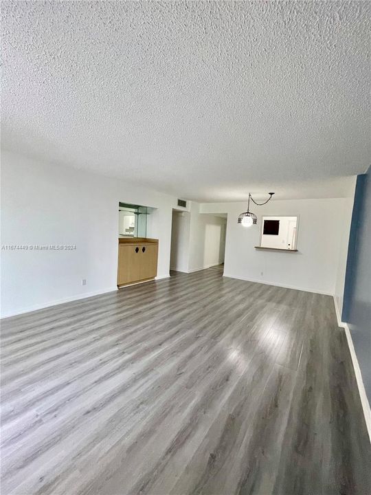 For Rent: $2,060 (2 beds, 2 baths, 1260 Square Feet)