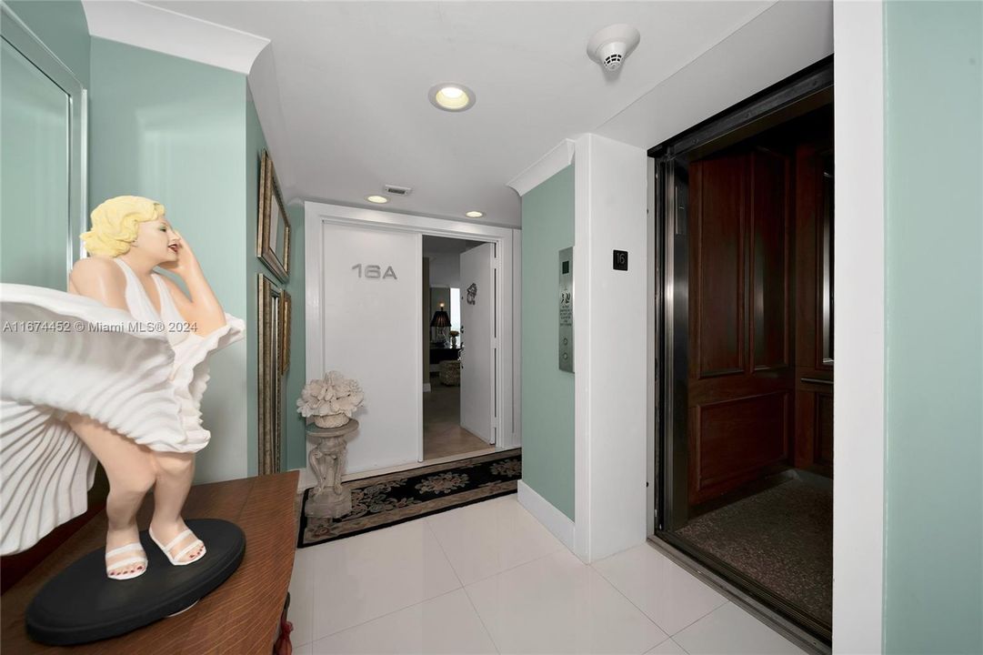 semi-private Elevator Foyer