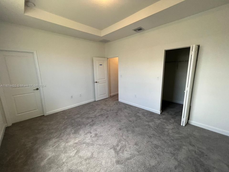 For Rent: $2,700 (3 beds, 2 baths, 1612 Square Feet)