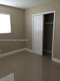 For Rent: $1,900 (4 beds, 2 baths, 1935 Square Feet)