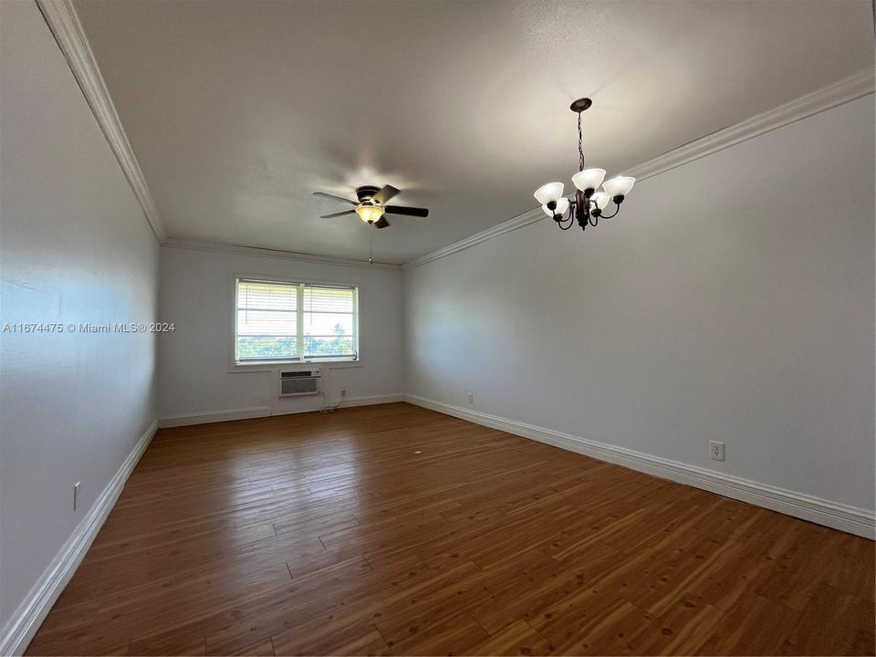 For Rent: $1,600 (1 beds, 1 baths, 640 Square Feet)