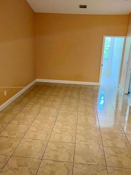 For Rent: $2,300 (2 beds, 2 baths, 1100 Square Feet)