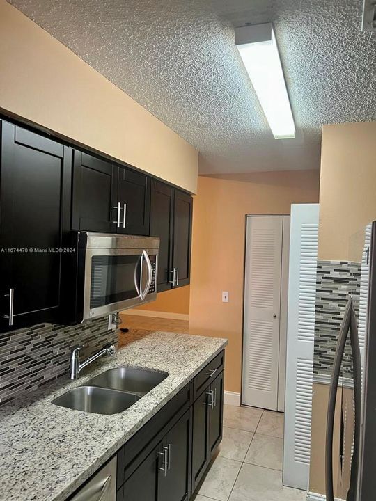 For Rent: $2,300 (2 beds, 2 baths, 1100 Square Feet)