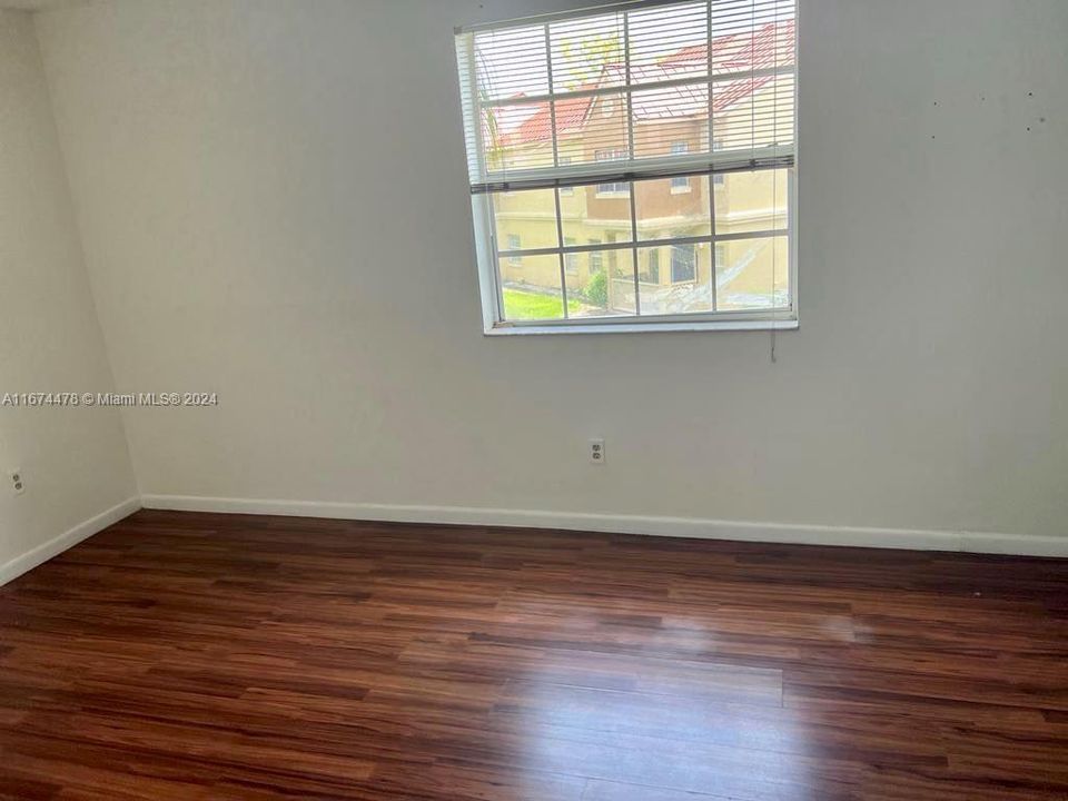 For Rent: $2,300 (2 beds, 2 baths, 1100 Square Feet)