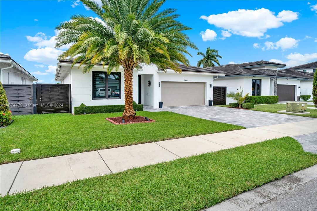 For Sale: $590,000 (3 beds, 2 baths, 1798 Square Feet)