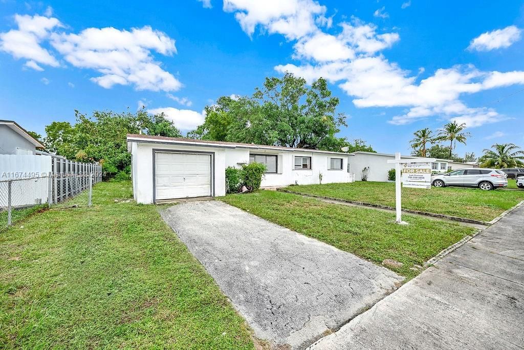 For Sale: $380,000 (3 beds, 2 baths, 1486 Square Feet)