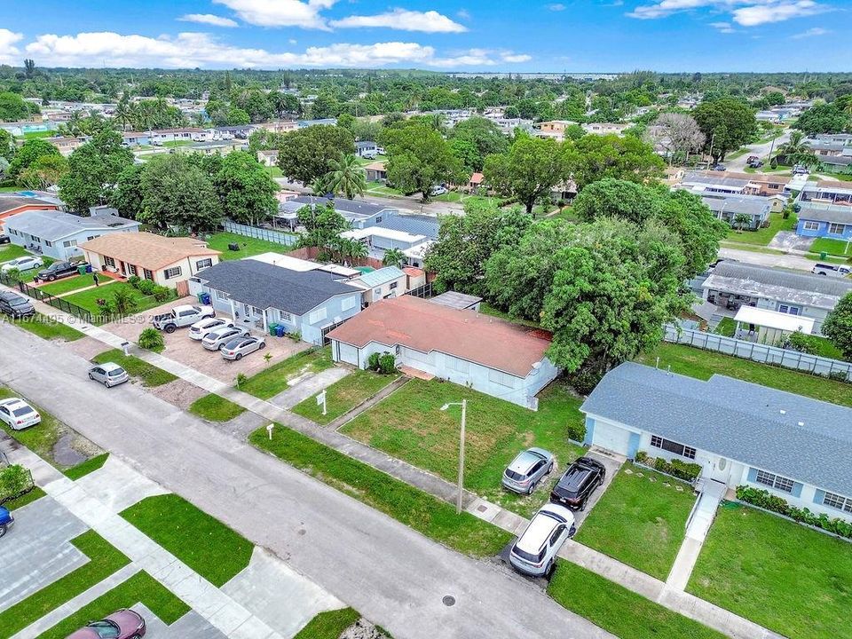 For Sale: $380,000 (3 beds, 2 baths, 1486 Square Feet)