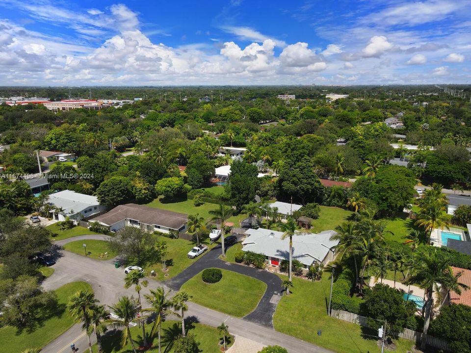 For Sale: $1,299,000 (4 beds, 3 baths, 2286 Square Feet)