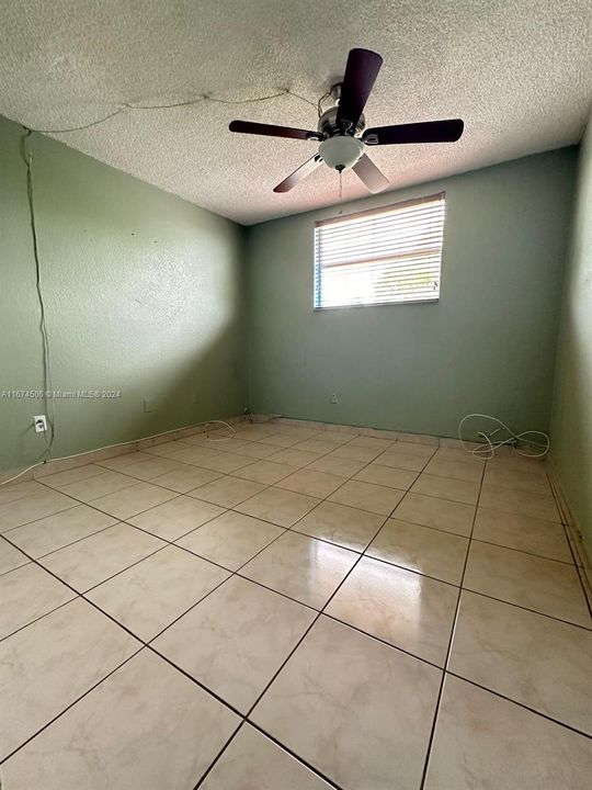 For Rent: $2,000 (2 beds, 1 baths, 770 Square Feet)