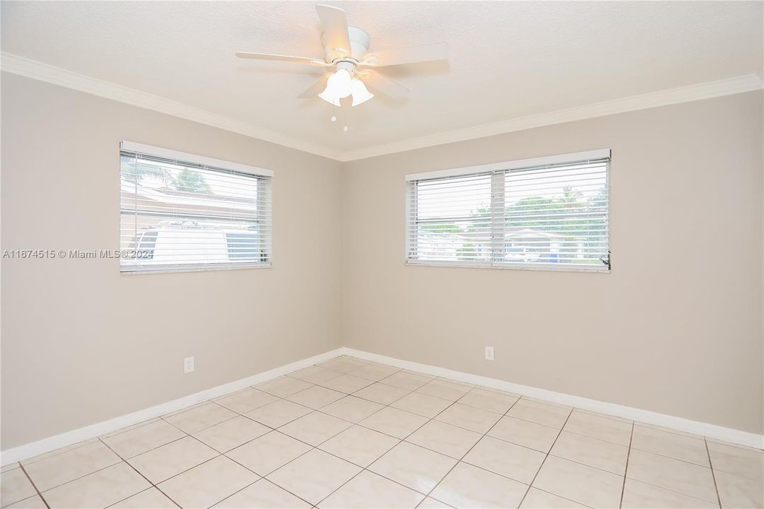 For Rent: $2,995 (3 beds, 2 baths, 1566 Square Feet)