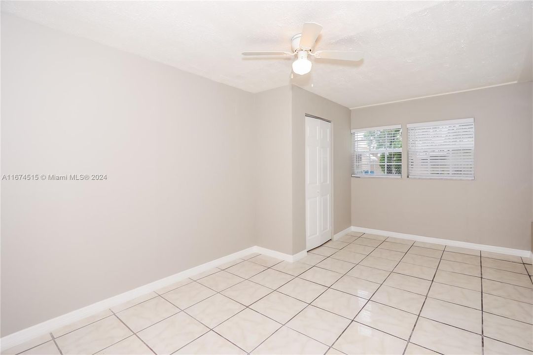 For Rent: $2,995 (3 beds, 2 baths, 1566 Square Feet)