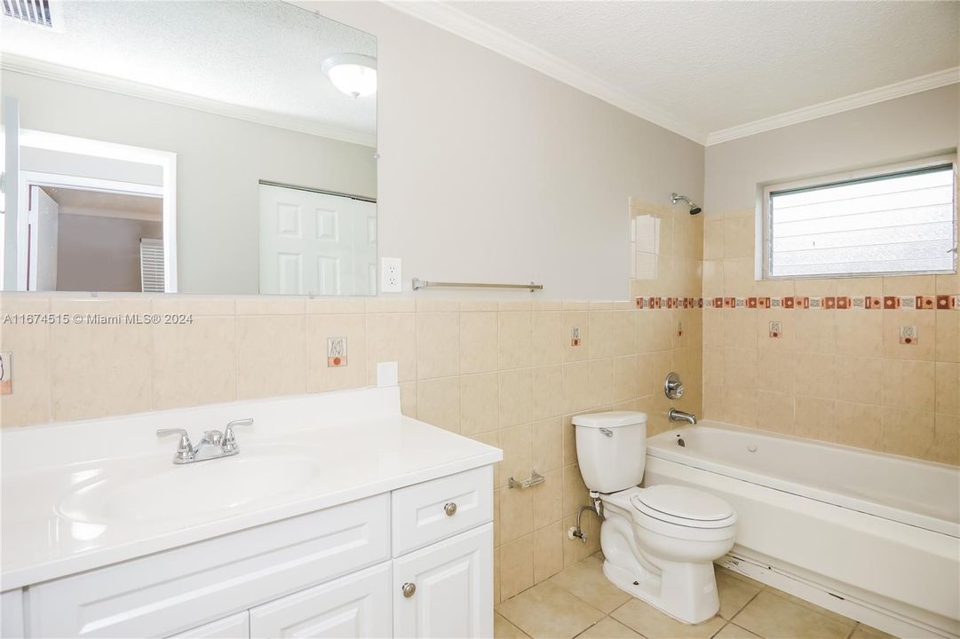 For Rent: $2,995 (3 beds, 2 baths, 1566 Square Feet)