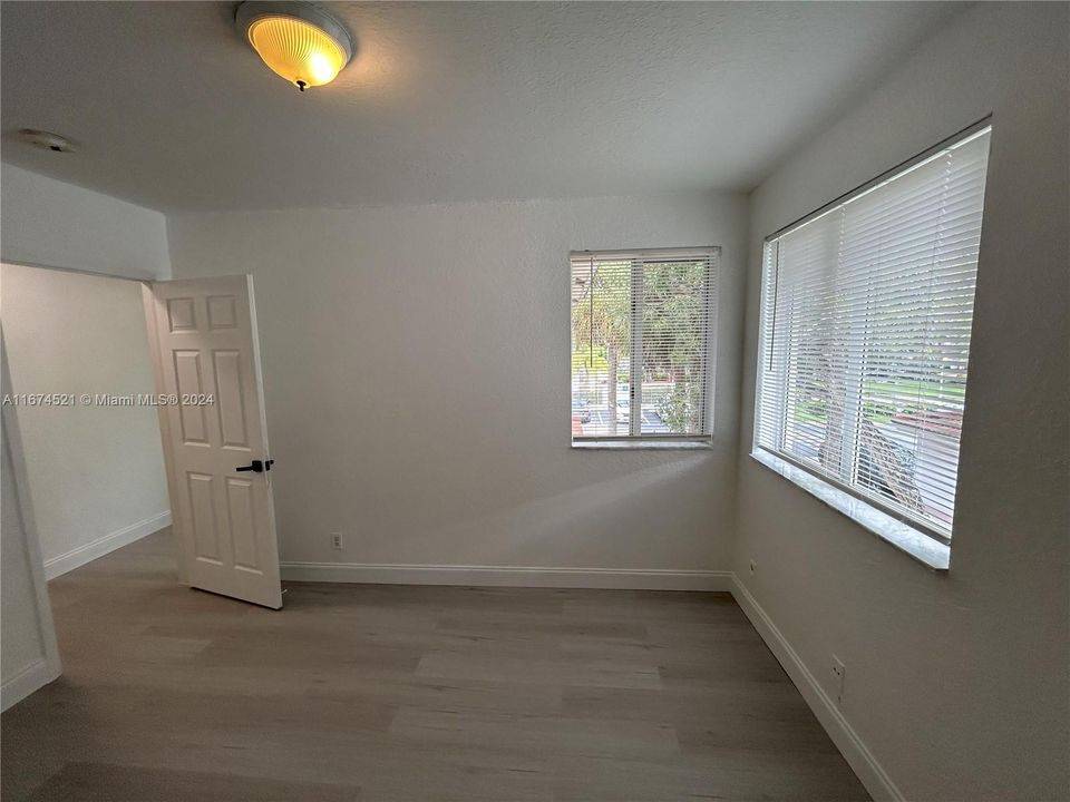 For Rent: $2,850 (3 beds, 2 baths, 1404 Square Feet)