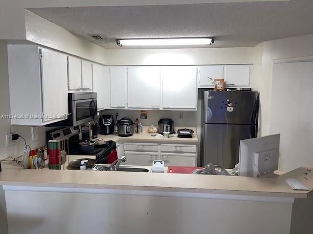 For Sale: $225,900 (2 beds, 2 baths, 858 Square Feet)