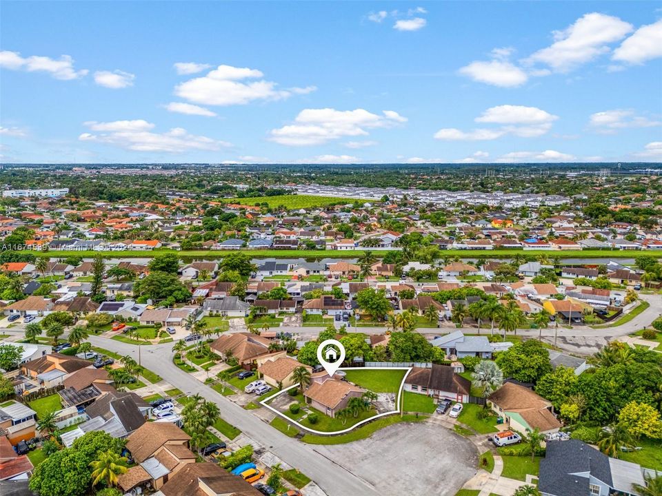 Active With Contract: $525,000 (3 beds, 2 baths, 1483 Square Feet)