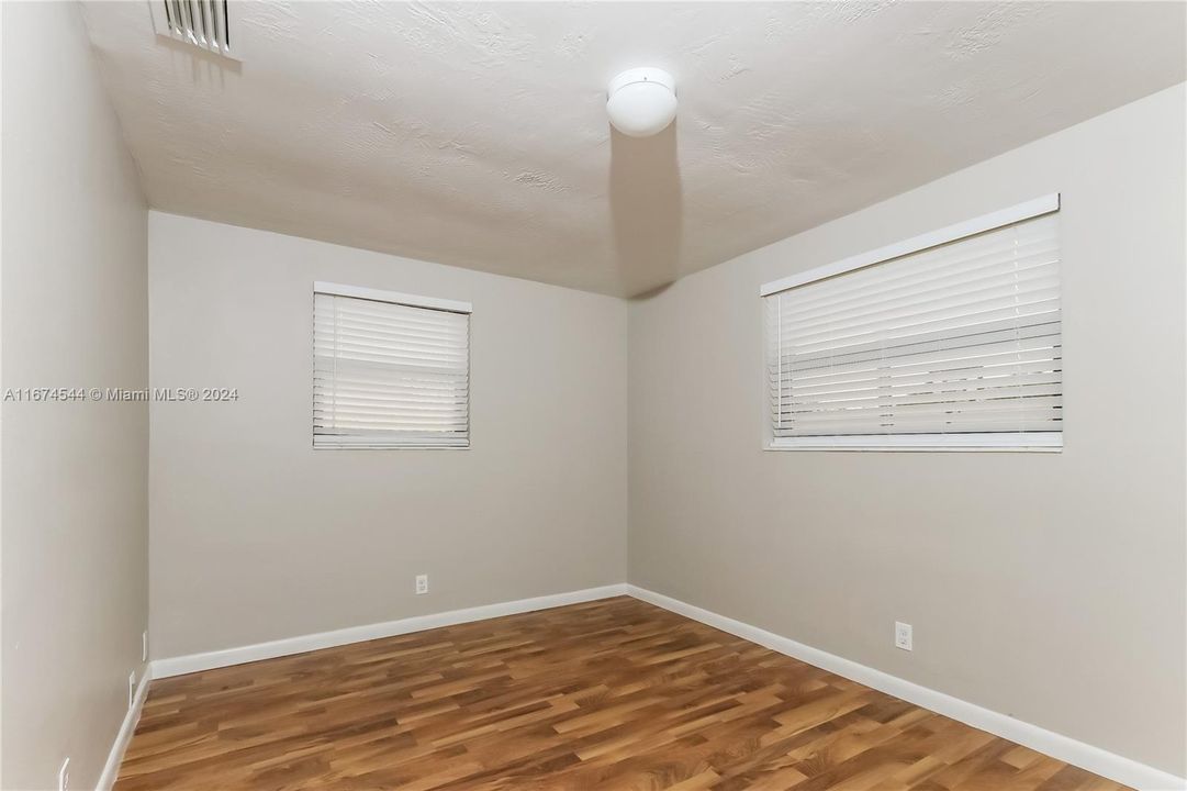 For Rent: $2,746 (3 beds, 2 baths, 966 Square Feet)