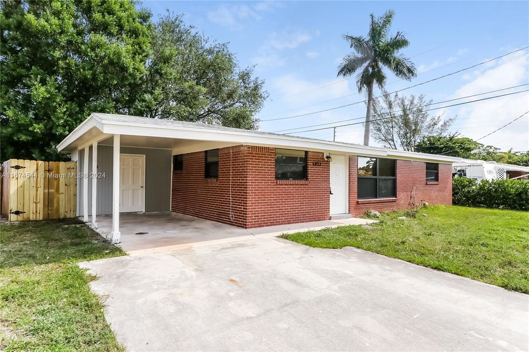 For Rent: $2,746 (3 beds, 2 baths, 966 Square Feet)