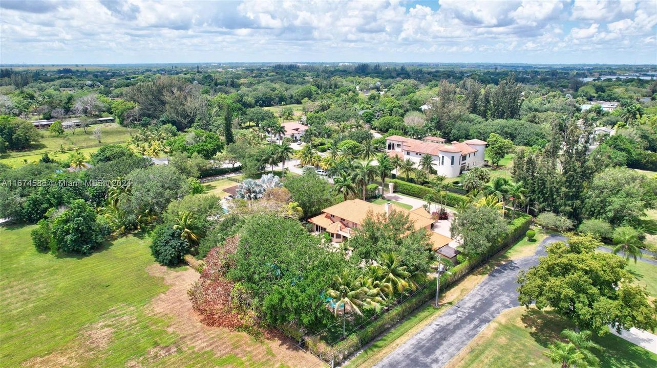 For Sale: $2,650,000 (5 beds, 3 baths, 5298 Square Feet)