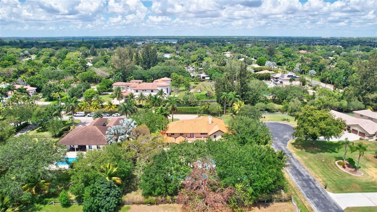 For Sale: $2,650,000 (5 beds, 3 baths, 5298 Square Feet)