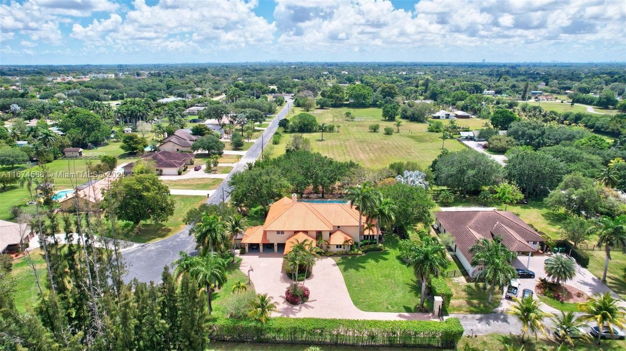 For Sale: $2,650,000 (5 beds, 3 baths, 5298 Square Feet)