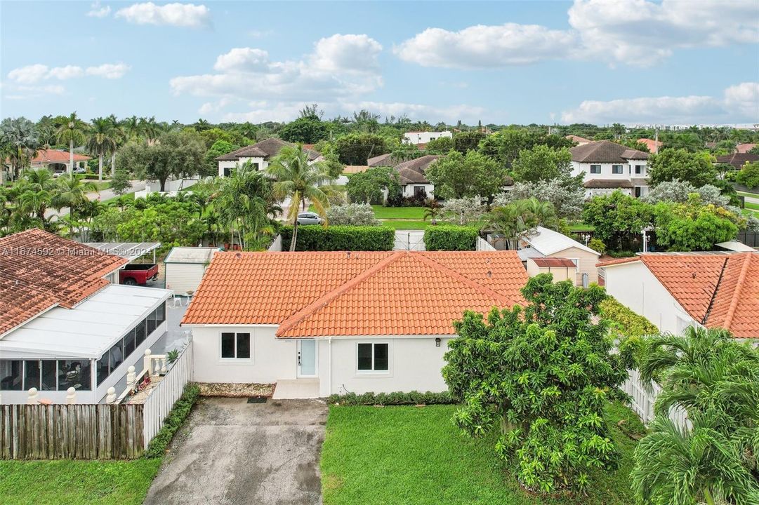 For Sale: $750,000 (4 beds, 2 baths, 1486 Square Feet)