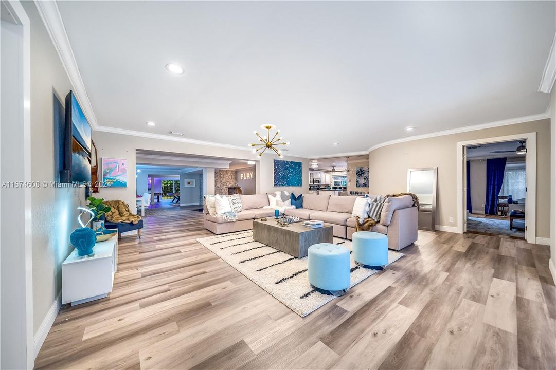 For Sale: $1,950,000 (5 beds, 3 baths, 4446 Square Feet)