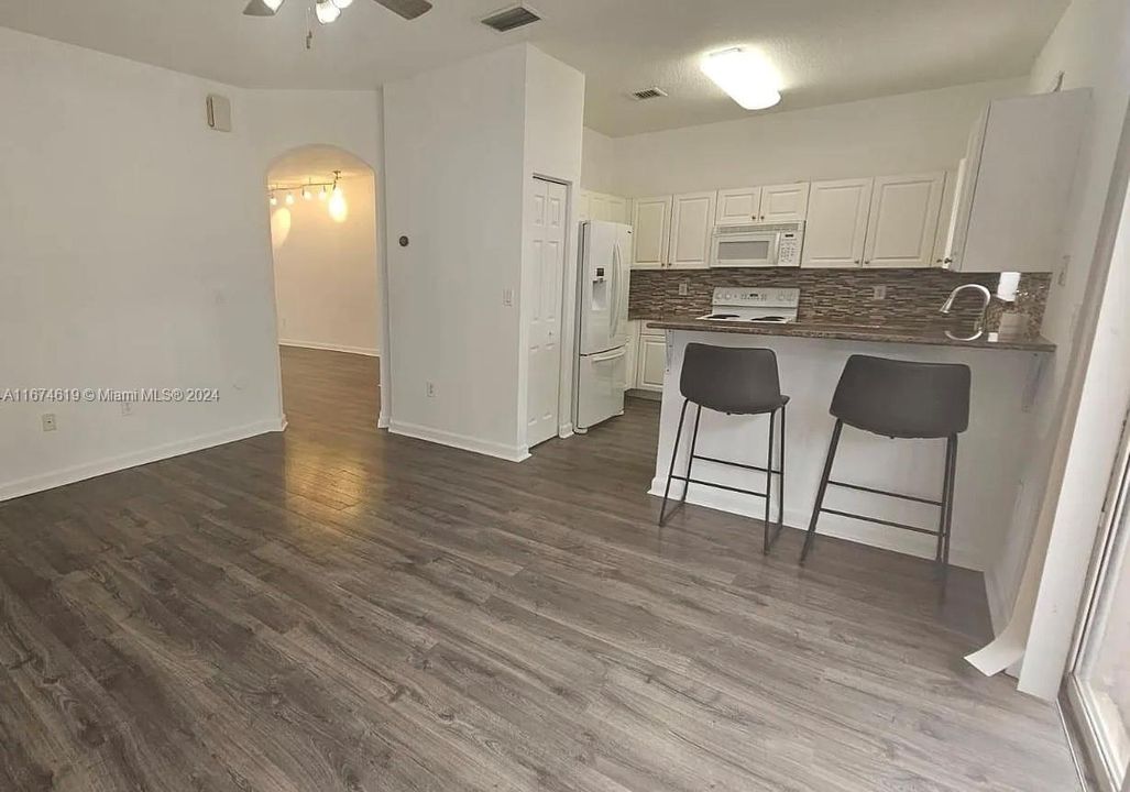 For Rent: $3,300 (3 beds, 2 baths, 1670 Square Feet)