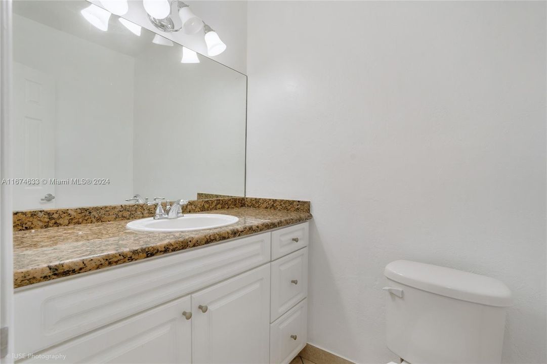 For Sale: $389,000 (2 beds, 1 baths, 1080 Square Feet)