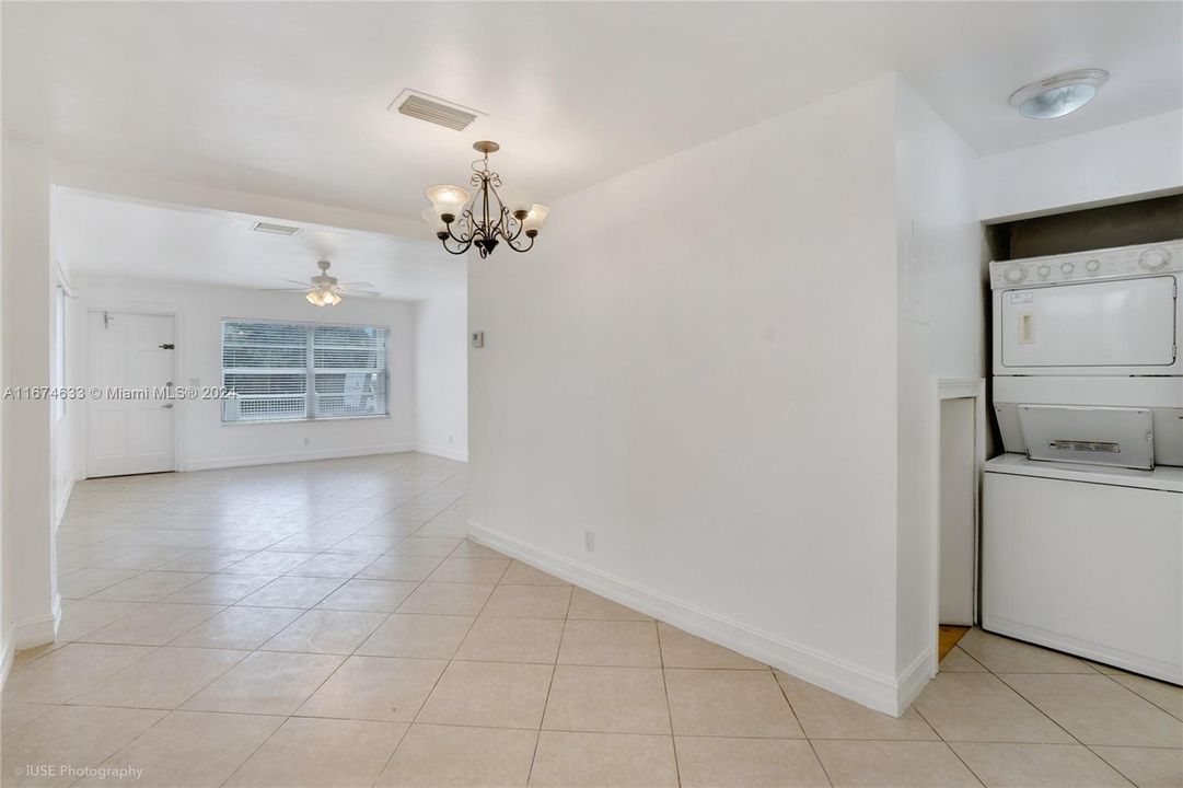 For Sale: $389,000 (2 beds, 1 baths, 1080 Square Feet)