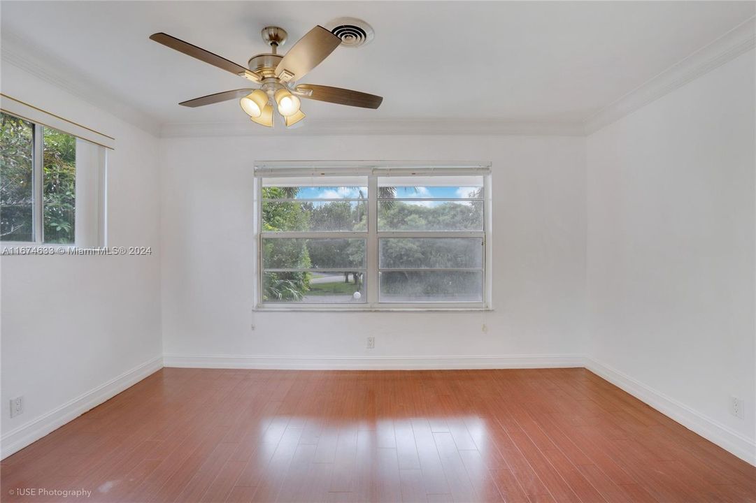 For Sale: $389,000 (2 beds, 1 baths, 1080 Square Feet)