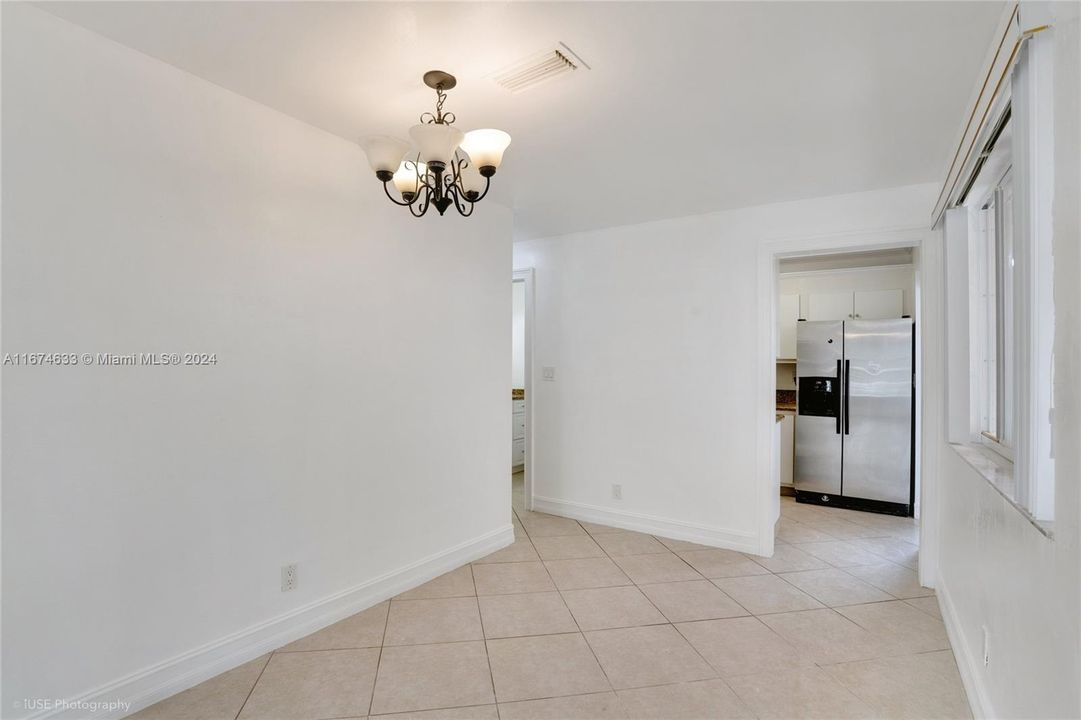 For Sale: $389,000 (2 beds, 1 baths, 1080 Square Feet)