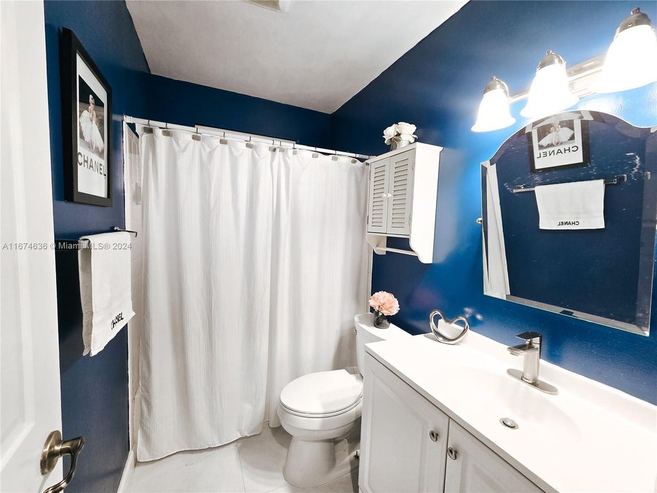 Active With Contract: $3,150 (3 beds, 2 baths, 1432 Square Feet)