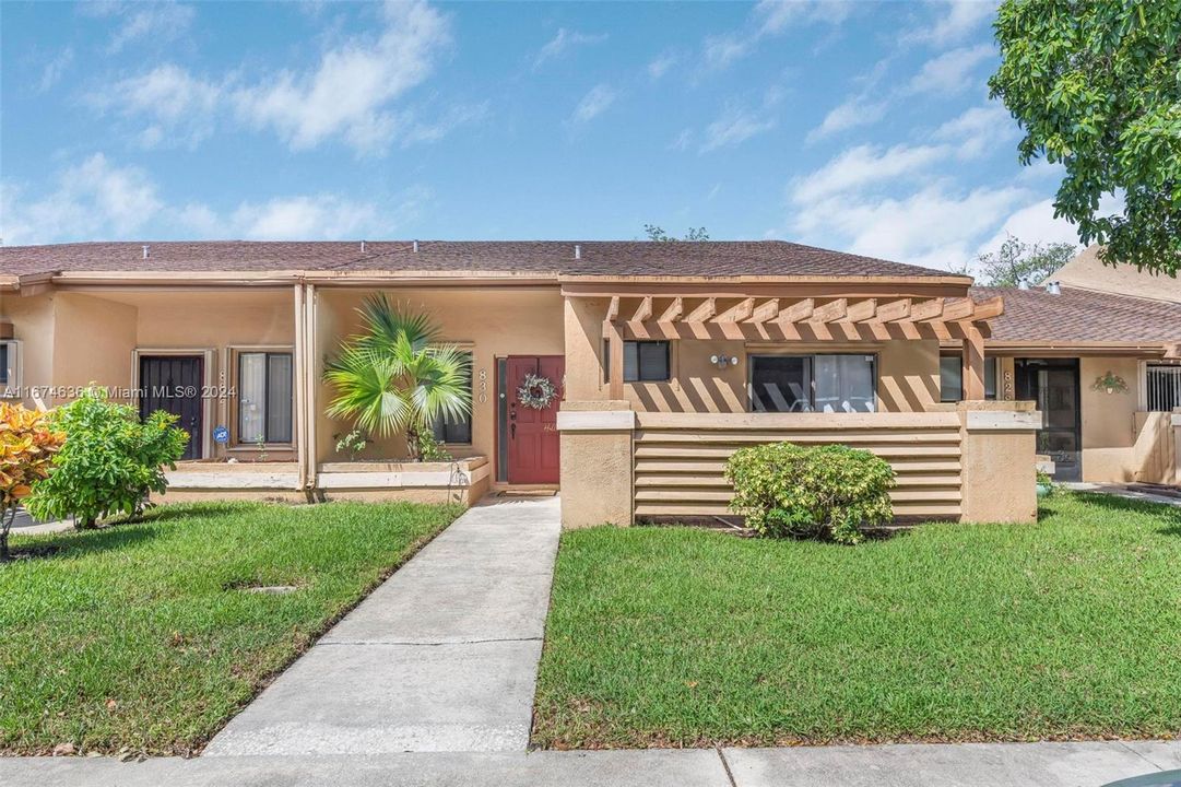 Active With Contract: $3,150 (3 beds, 2 baths, 1432 Square Feet)