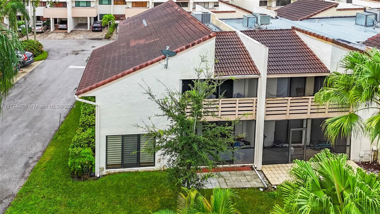 En Venta: $437,000 (3 camas, 2 baños, 2000 Pies cuadrados)