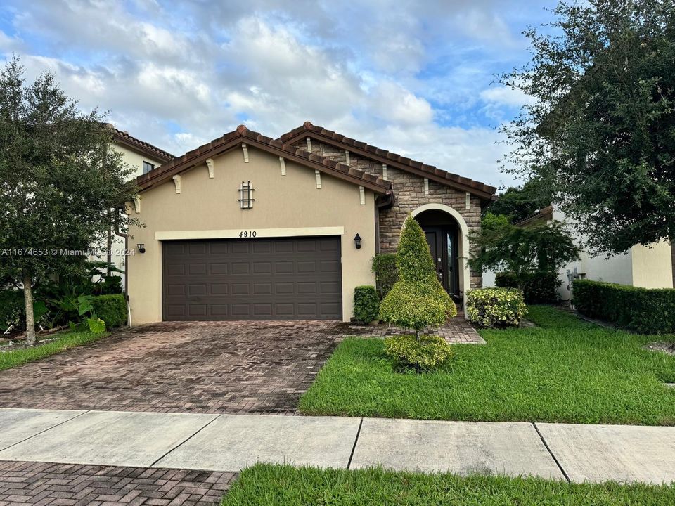 For Sale: $540,000 (3 beds, 2 baths, 1616 Square Feet)