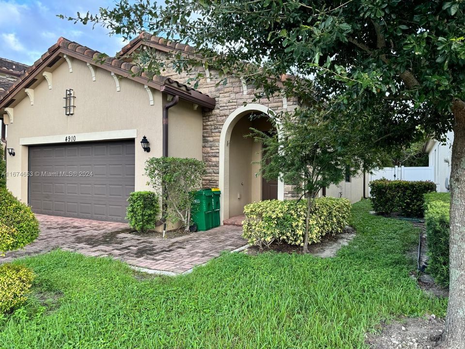 For Sale: $540,000 (3 beds, 2 baths, 1616 Square Feet)