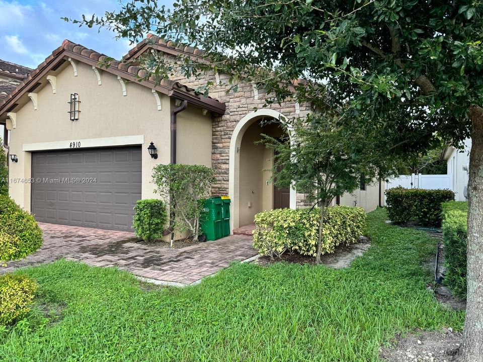 For Sale: $540,000 (3 beds, 2 baths, 1616 Square Feet)