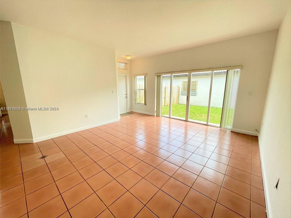 For Rent: $3,200 (3 beds, 2 baths, 1526 Square Feet)