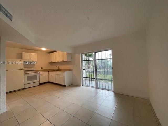 For Rent: $3,000 (3 beds, 2 baths, 1276 Square Feet)