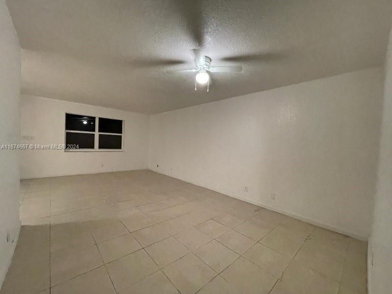 For Rent: $3,000 (3 beds, 2 baths, 1276 Square Feet)