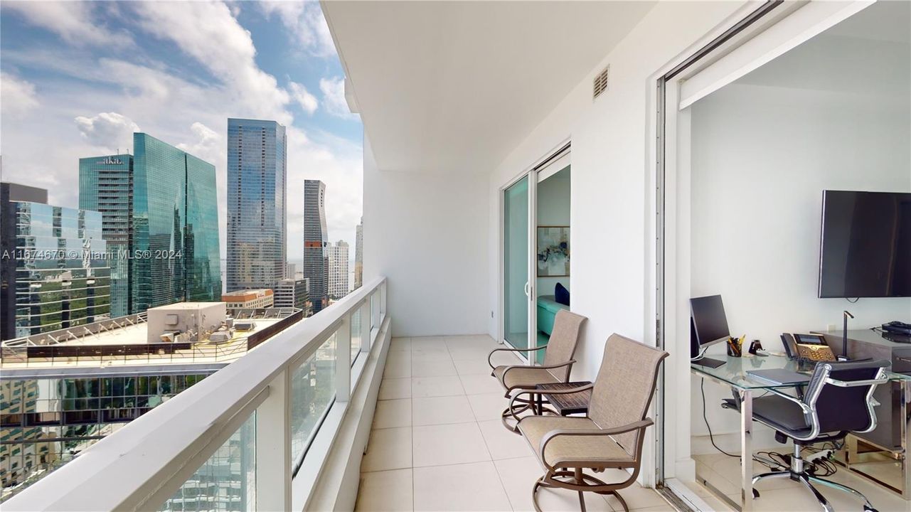 For Sale: $595,000 (1 beds, 1 baths, 770 Square Feet)