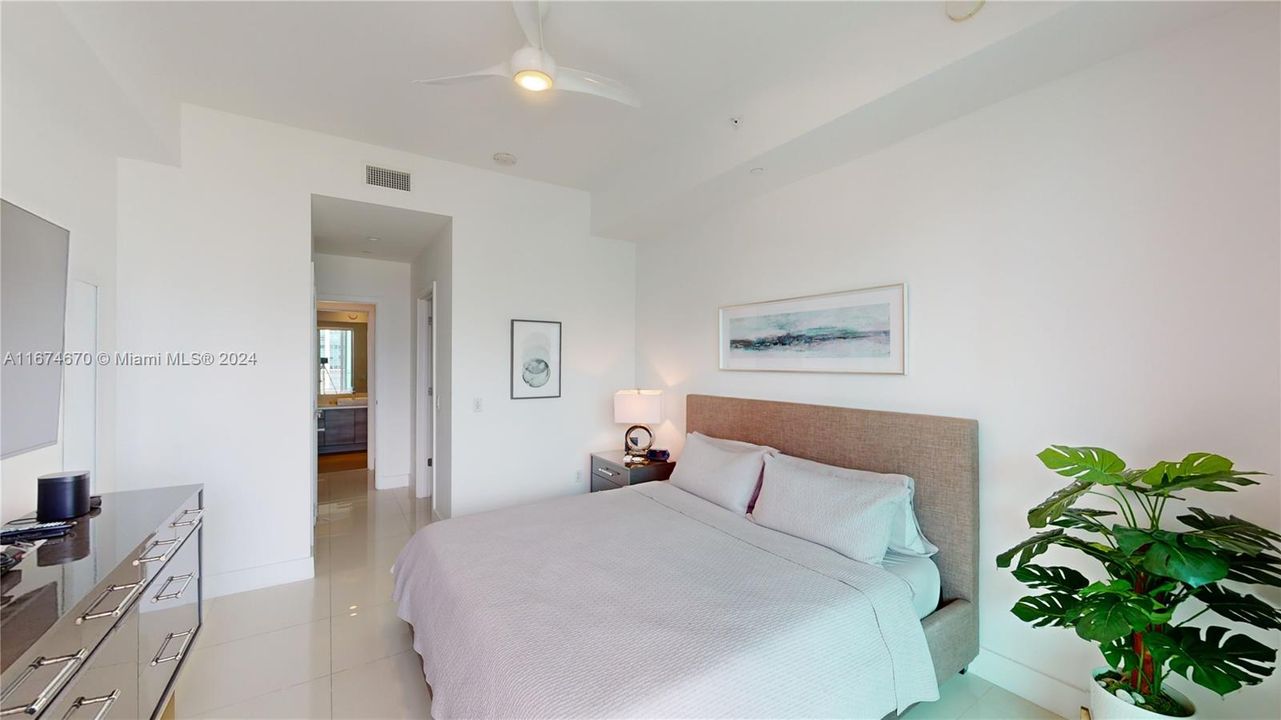 For Sale: $595,000 (1 beds, 1 baths, 770 Square Feet)