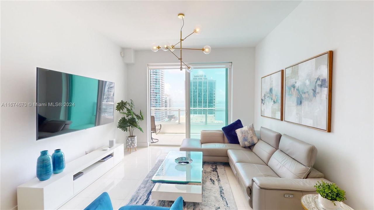 For Sale: $595,000 (1 beds, 1 baths, 770 Square Feet)