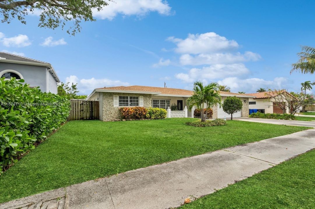 For Sale: $995,000 (4 beds, 2 baths, 2103 Square Feet)